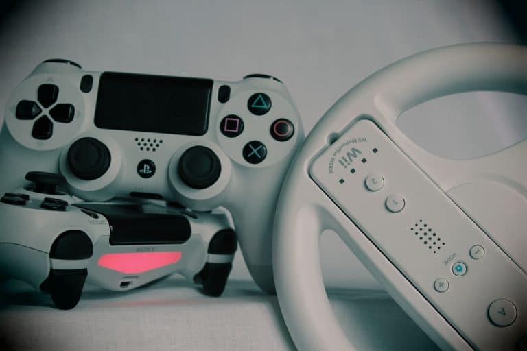 Quels sont les freins à main qu’on peut installer pour les jeux de course sur PS4 ?