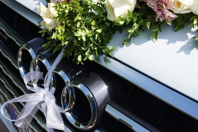 Comment faire pour décorer une voiture pour un mariage ?