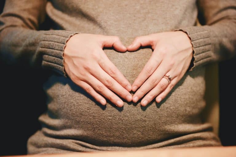 Liquide amniotique vert : causes et conséquences pour la grossesse
